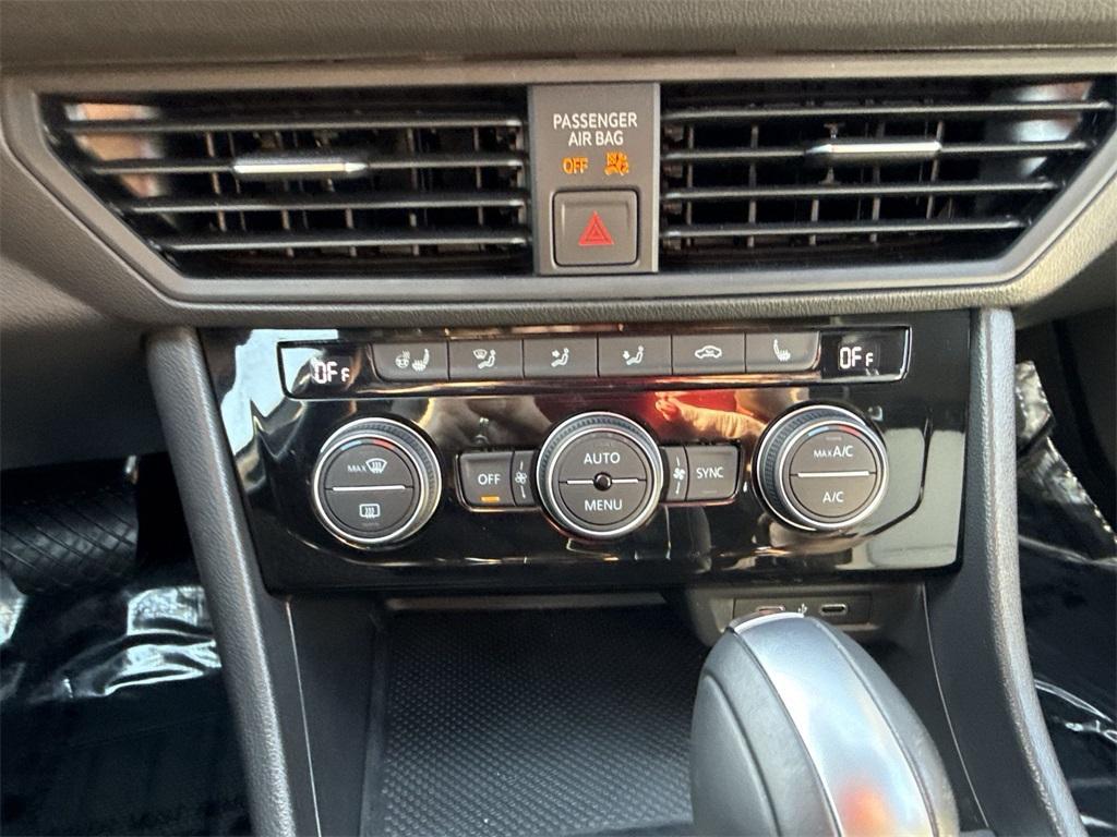 used 2021 Volkswagen Jetta car, priced at $18,624