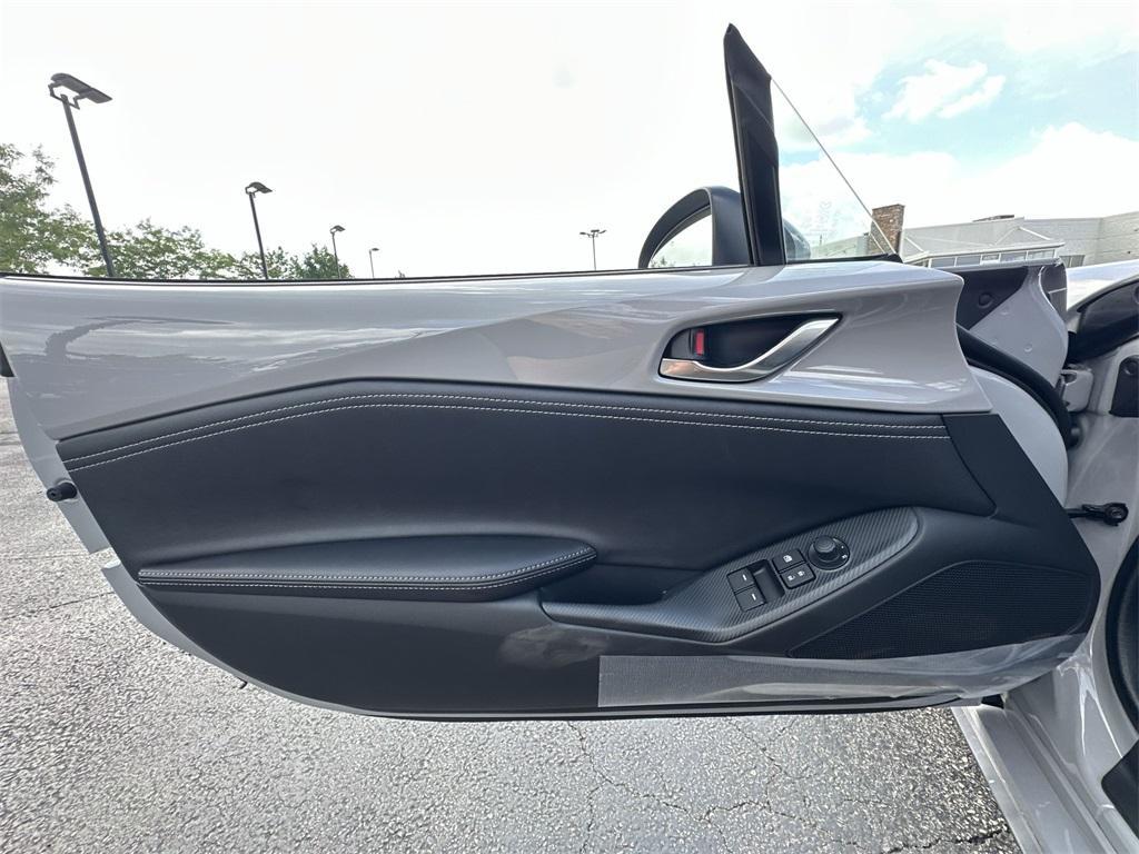 new 2025 Mazda MX-5 Miata RF car, priced at $39,405