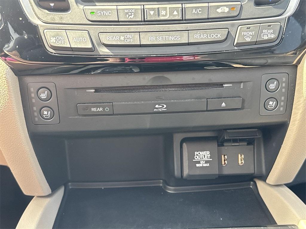 used 2016 Honda Pilot car, priced at $25,624