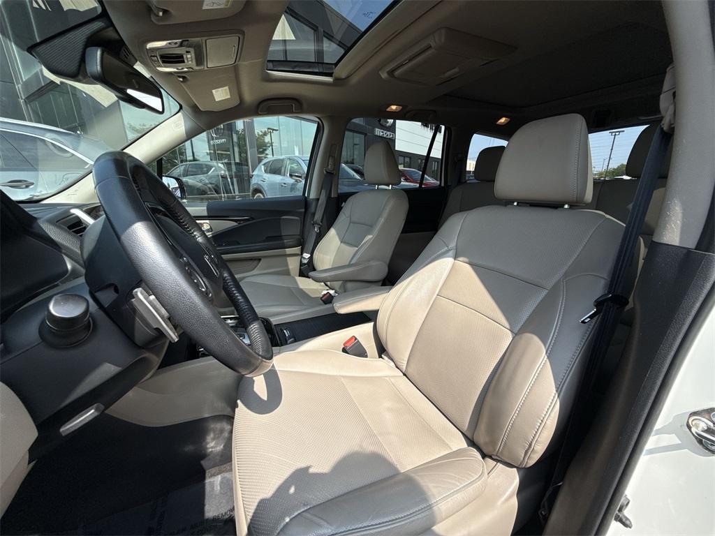 used 2016 Honda Pilot car, priced at $25,624