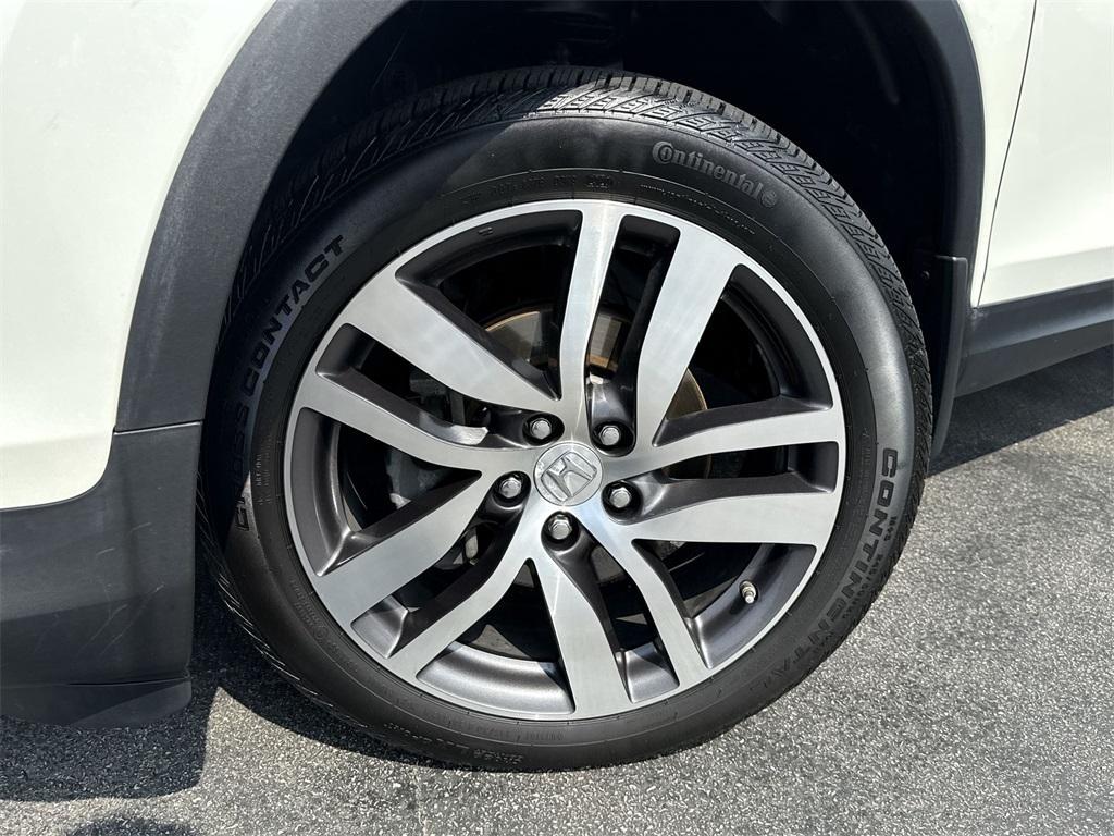 used 2016 Honda Pilot car, priced at $25,624