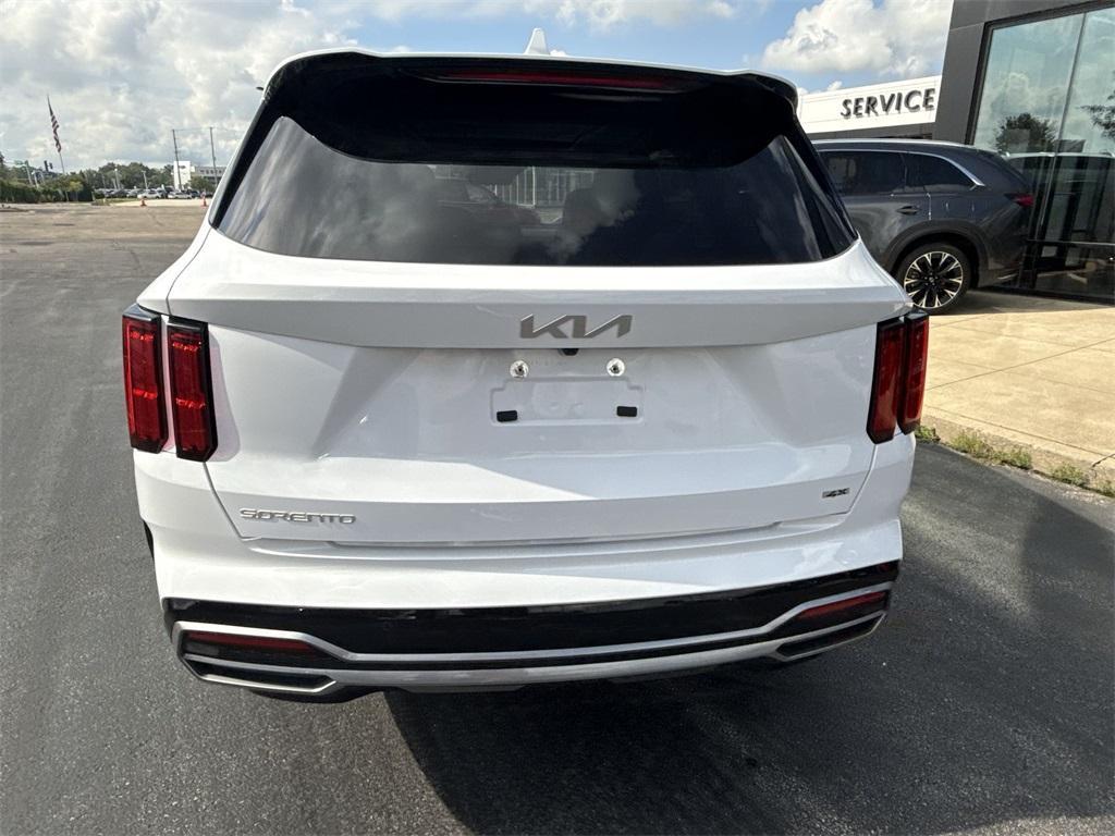 used 2023 Kia Sorento car, priced at $31,424