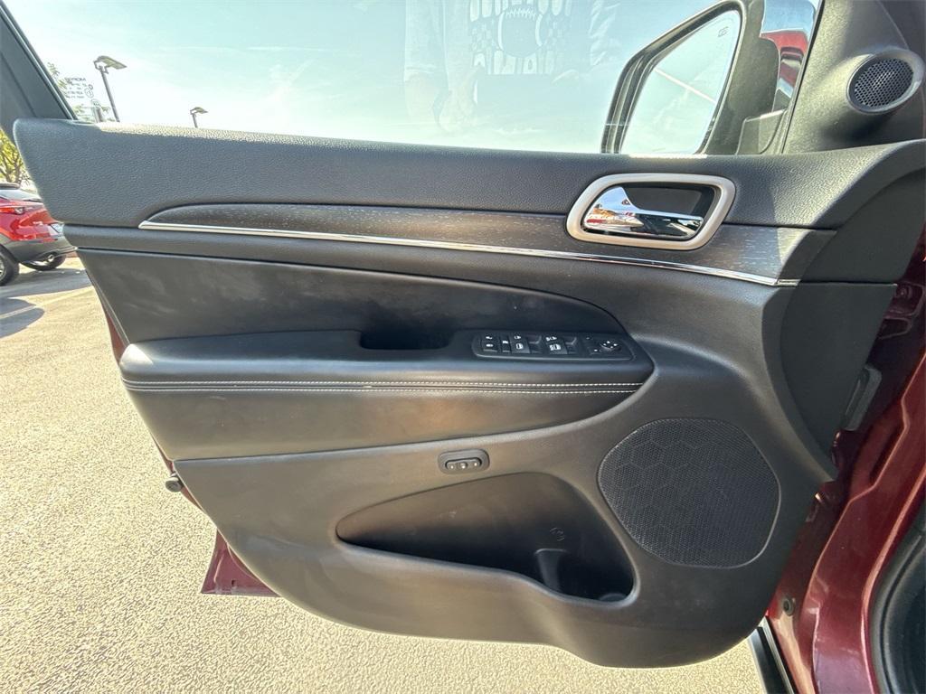 used 2016 Jeep Grand Cherokee car, priced at $13,424