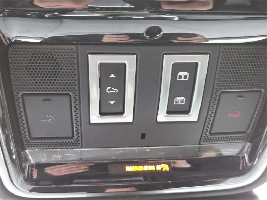 used 2021 Land Rover Range Rover Velar car, priced at $29,620