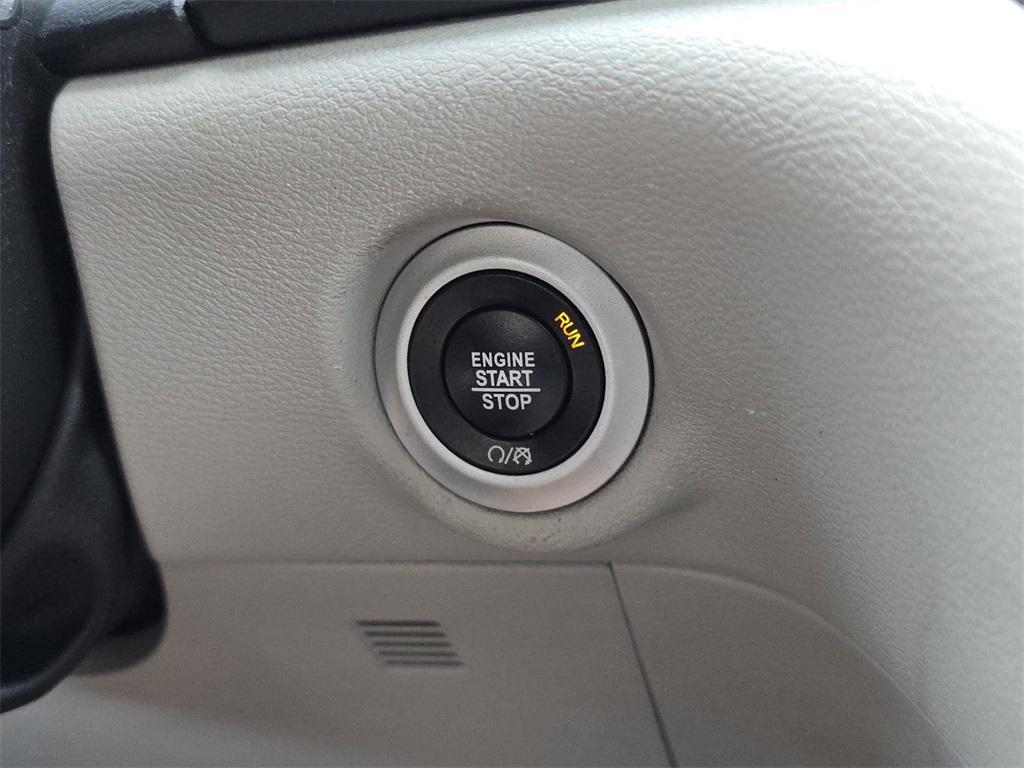 used 2022 Chrysler Pacifica car, priced at $20,800
