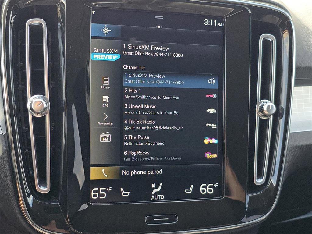 used 2022 Volvo XC40 car, priced at $18,617