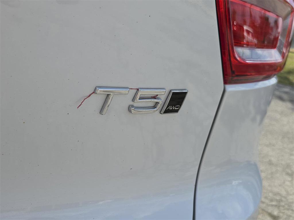 used 2022 Volvo XC40 car, priced at $18,617