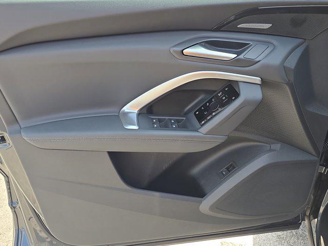 new 2025 Audi Q5 car, priced at $60,975