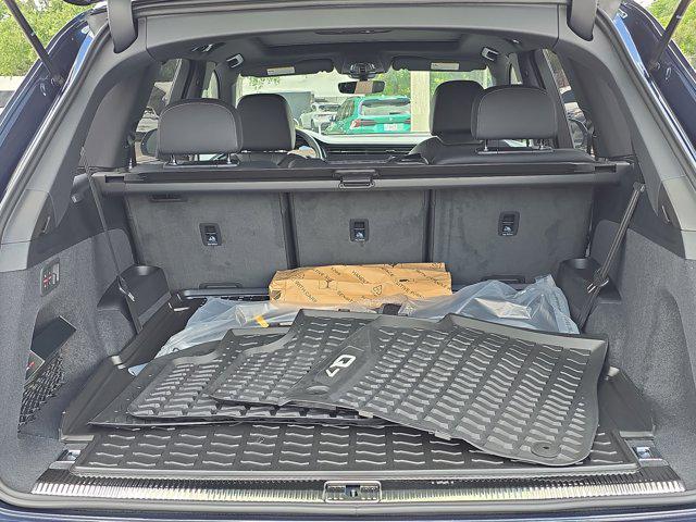 new 2025 Audi Q7 car, priced at $72,475