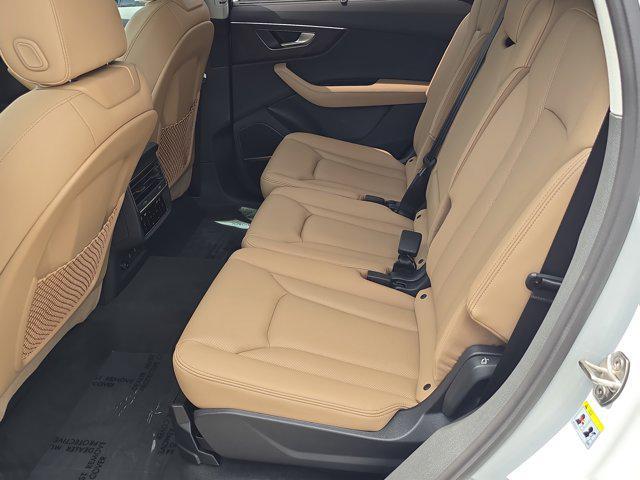 new 2025 Audi Q7 car, priced at $71,895