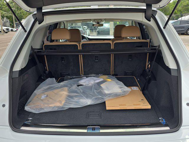 new 2025 Audi Q7 car, priced at $71,895