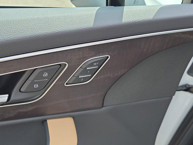 new 2025 Audi Q7 car, priced at $71,895