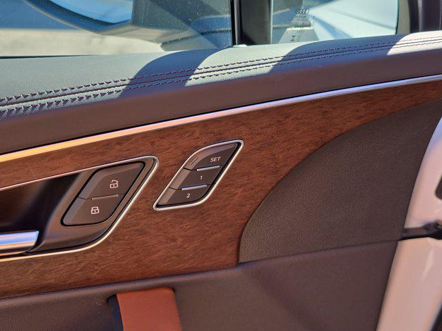 new 2025 Audi Q7 car, priced at $88,230
