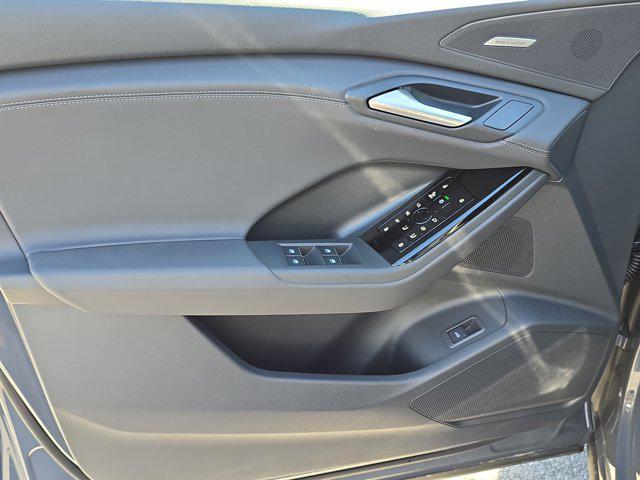 new 2025 Audi Q6 e-tron car, priced at $75,430