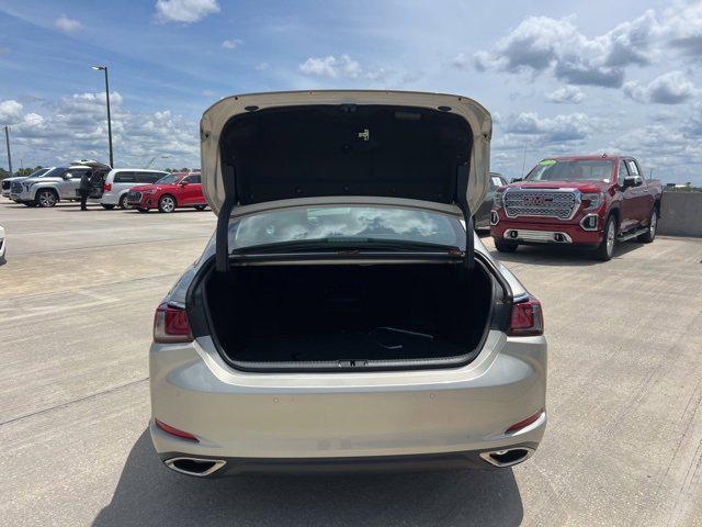 used 2019 Lexus ES 350 car, priced at $28,589