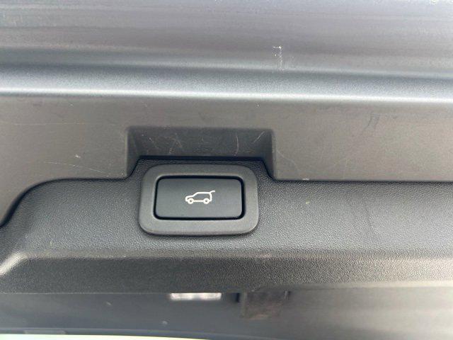used 2017 Land Rover Discovery car, priced at $18,985