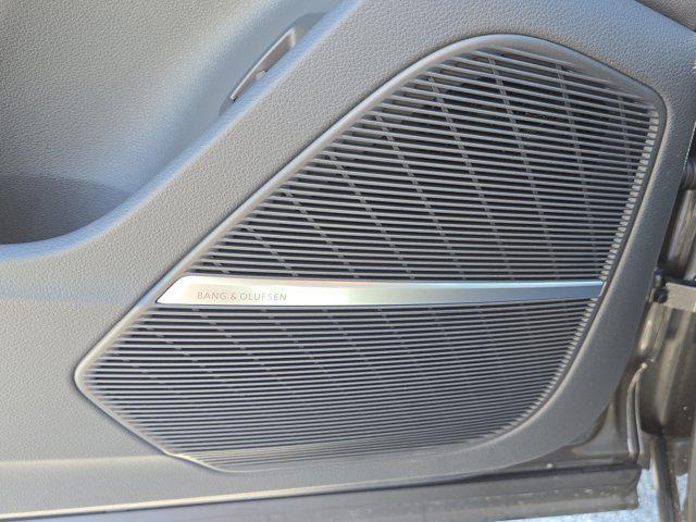 new 2025 Audi Q7 car, priced at $76,250