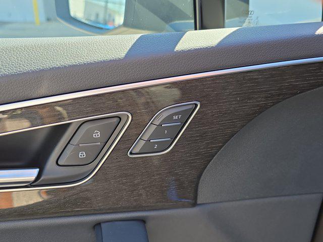 new 2025 Audi Q7 car, priced at $76,250