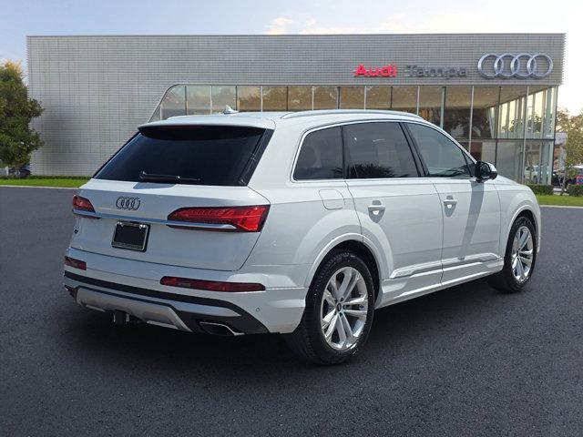 new 2025 Audi Q7 car, priced at $81,655