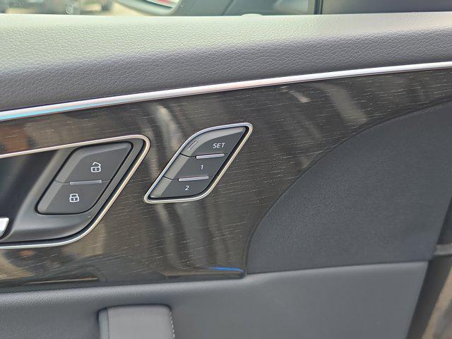 new 2025 Audi Q8 car, priced at $87,715