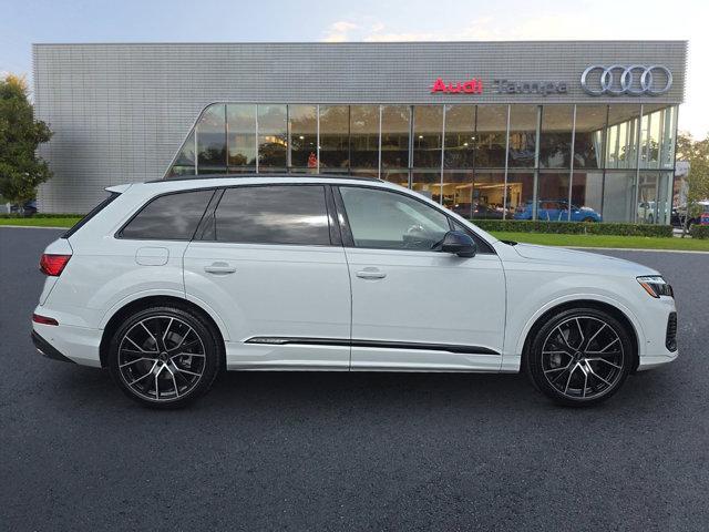 new 2025 Audi Q7 car, priced at $87,305