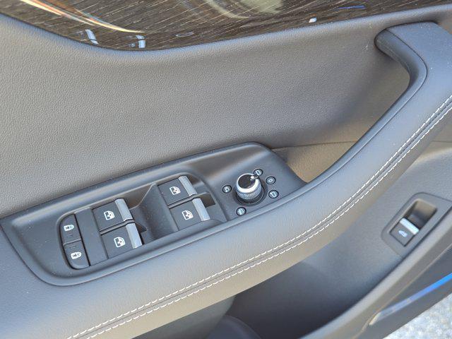 new 2025 Audi Q7 car, priced at $82,250