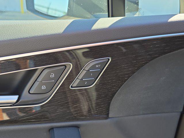 new 2025 Audi Q7 car, priced at $82,250