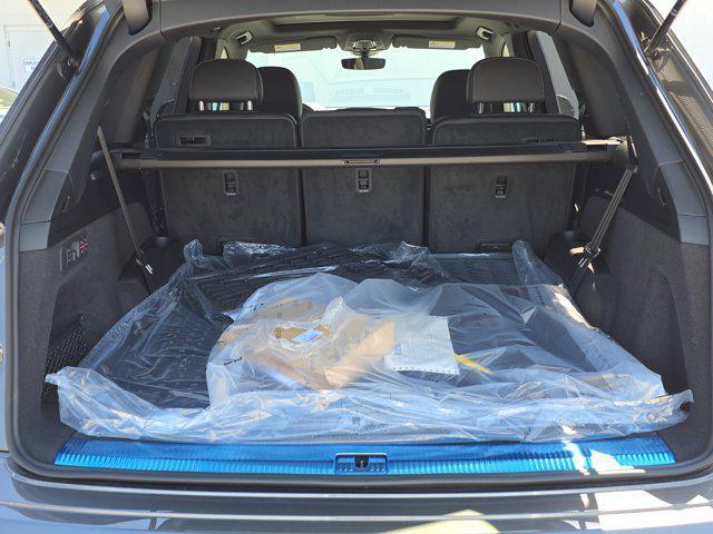 new 2025 Audi Q7 car, priced at $82,250