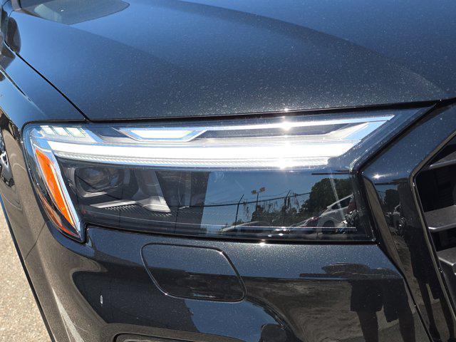 new 2025 Audi Q7 car, priced at $77,750