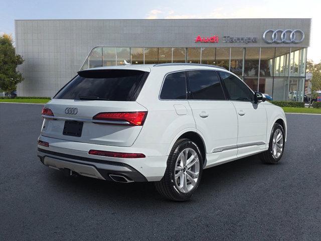 new 2025 Audi Q7 car, priced at $75,650