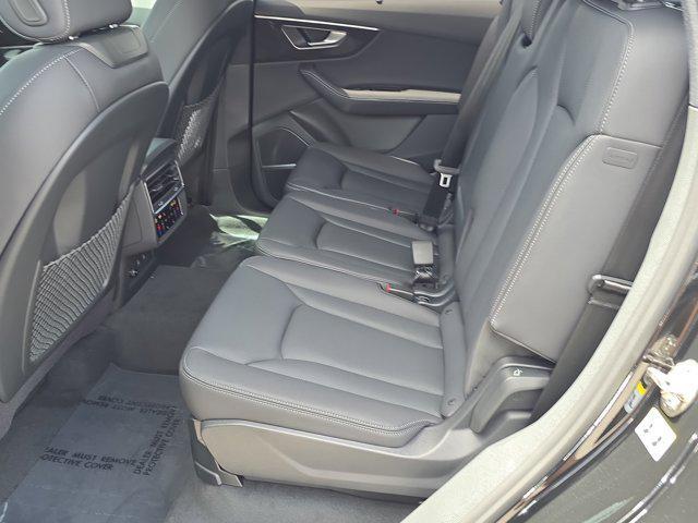 new 2025 Audi Q7 car, priced at $72,705