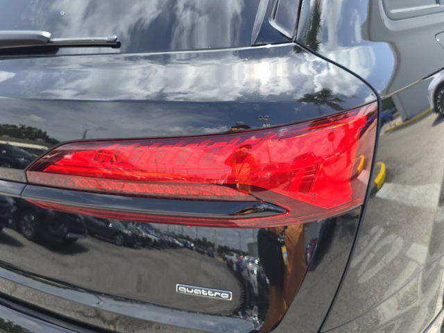 new 2025 Audi Q7 car, priced at $72,705