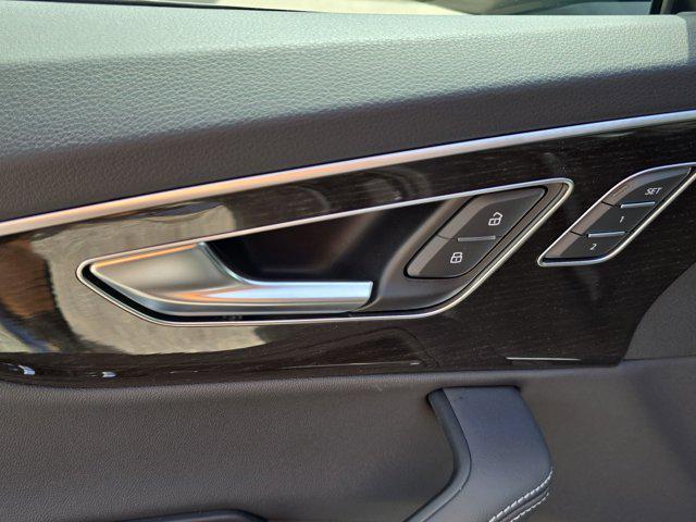 new 2025 Audi Q7 car, priced at $72,705