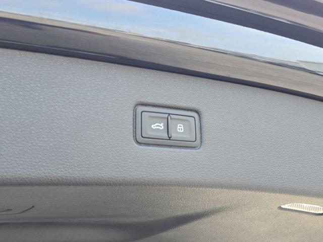new 2025 Audi Q7 car, priced at $72,105