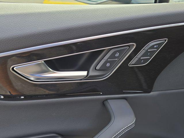 new 2025 Audi Q7 car, priced at $72,105