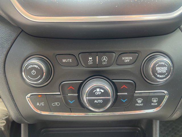 used 2020 Jeep Cherokee car, priced at $18,989