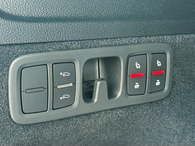 new 2026 Audi SQ7 car, priced at $108,405