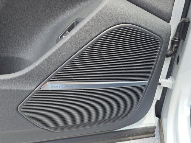 new 2025 Audi Q7 car, priced at $76,250