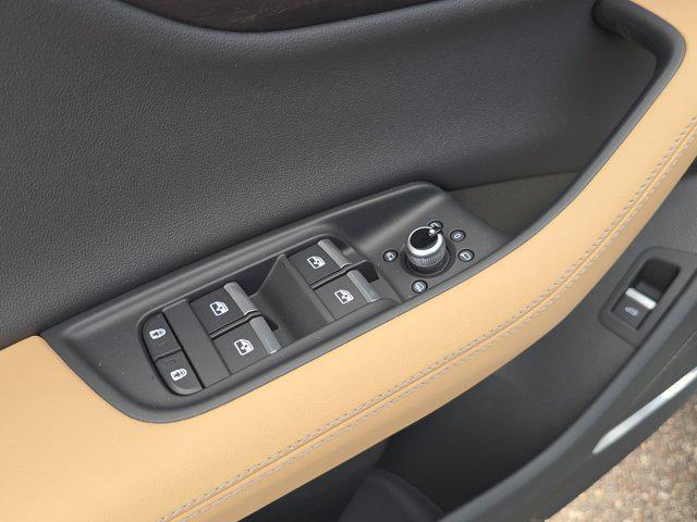 new 2025 Audi Q7 car, priced at $83,605
