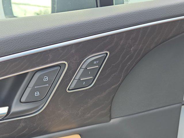 new 2025 Audi Q7 car, priced at $72,705