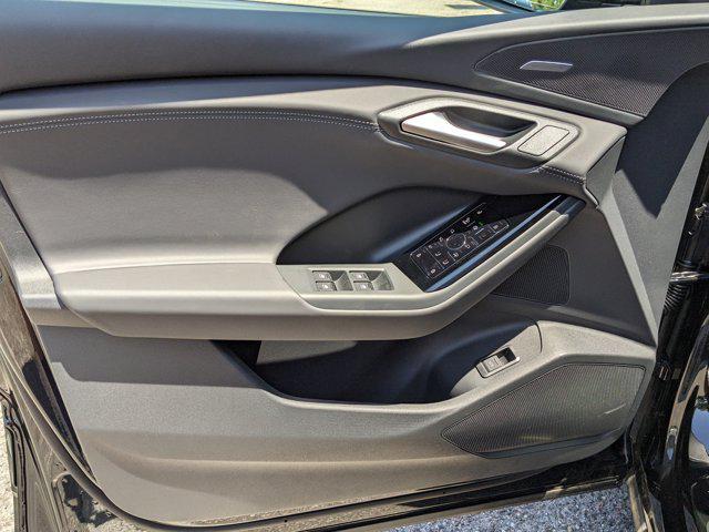 new 2025 Audi Q6 e-tron car, priced at $77,425