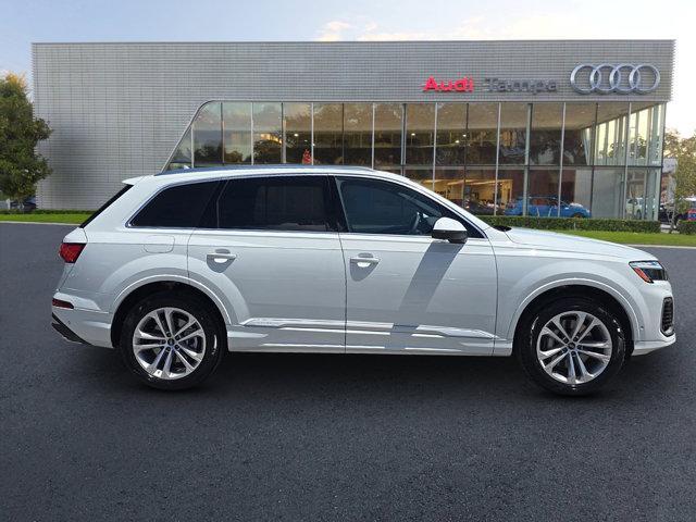 new 2025 Audi Q7 car, priced at $75,800