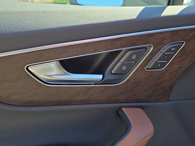 new 2025 Audi Q7 car, priced at $76,195