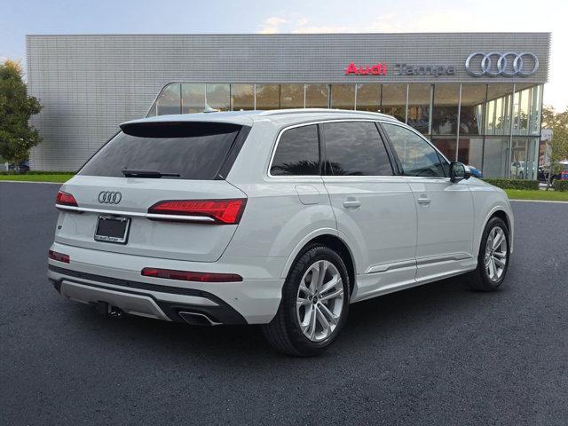 new 2025 Audi Q7 car, priced at $81,655