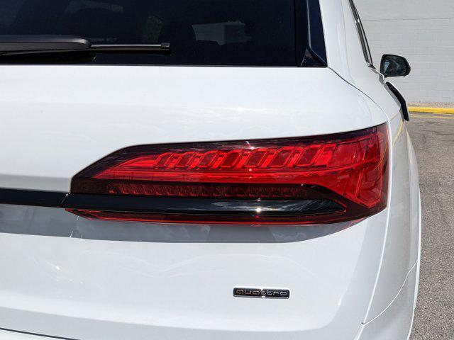 new 2025 Audi Q7 car, priced at $77,750