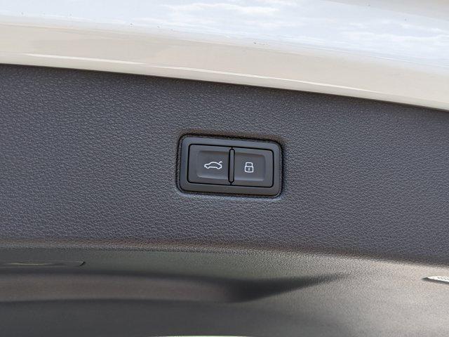 new 2025 Audi Q7 car, priced at $77,750