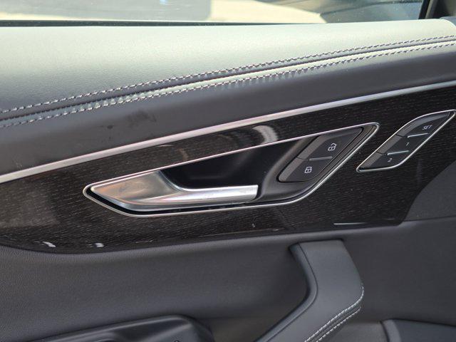 new 2025 Audi Q7 car, priced at $84,655
