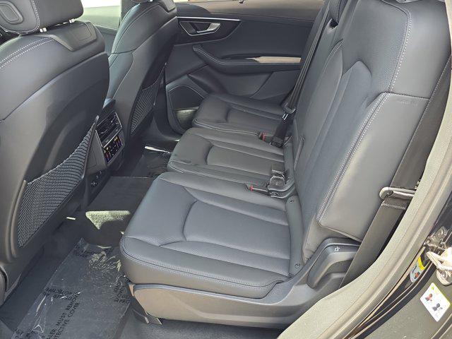 new 2025 Audi Q7 car, priced at $84,655