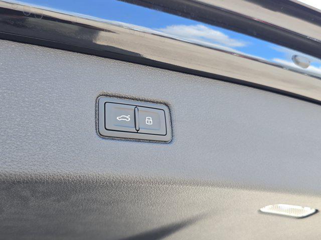 new 2025 Audi Q7 car, priced at $84,655