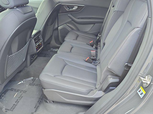 new 2025 Audi Q7 car, priced at $72,250
